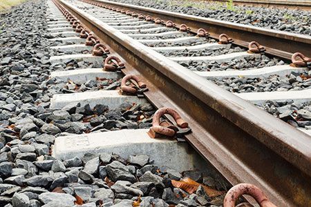 Rail movement of aggregates on the up