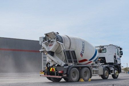 Cemex supplies concrete for largest Costco store in Mexico